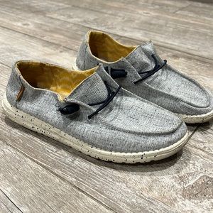 Hey Dude size 8 women